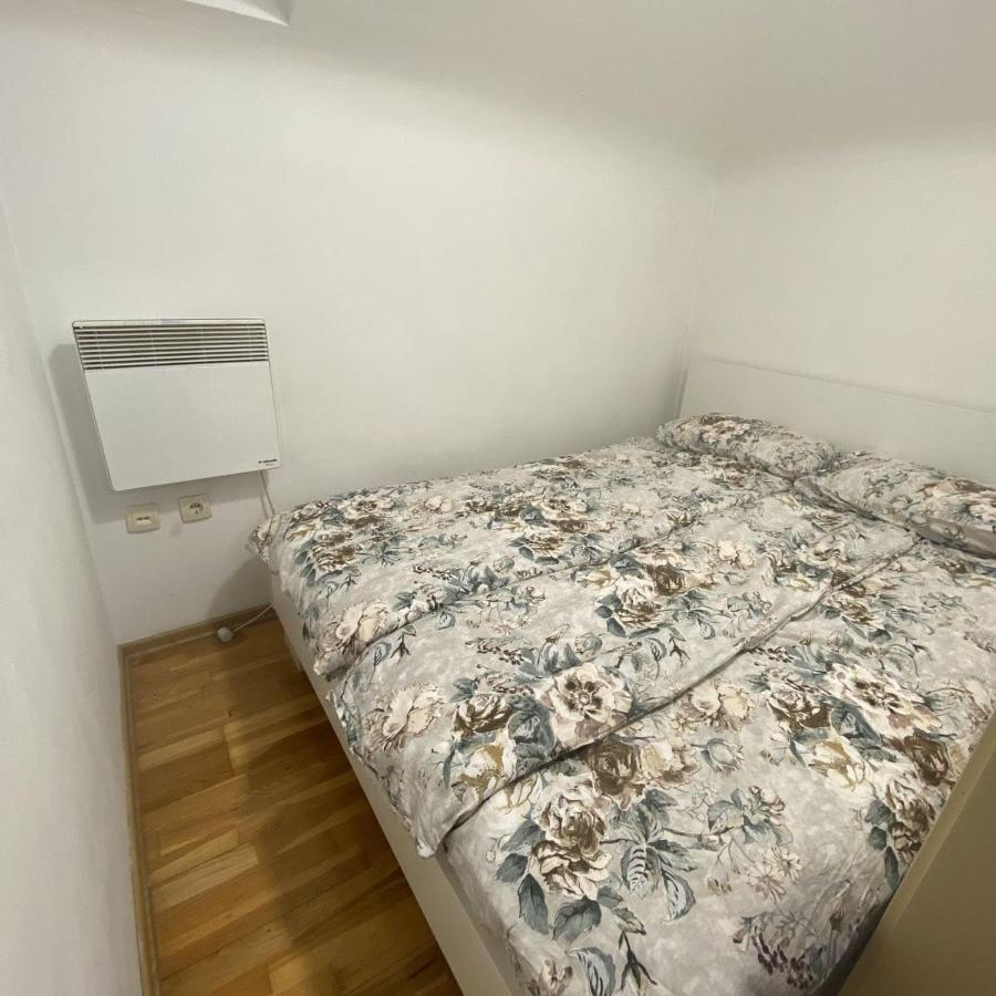 Appartamento Apartman Obradovic Sarajevo Esterno foto